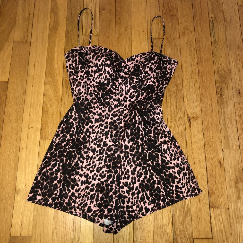 Pink cheetah romper 👄